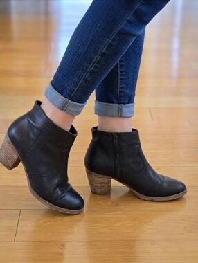 Crown Vintage Buttery Soft Leather Heeled Ankle Boots Black ZIPPER Booties 8.5 M
